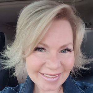 Meet your Posher, Dana